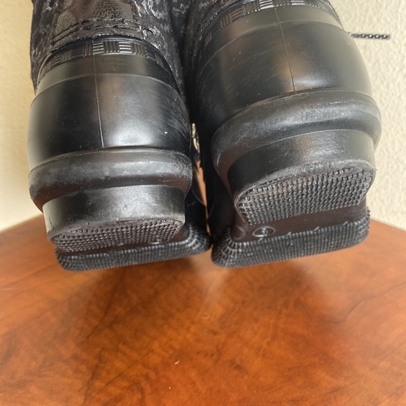 Youth Rain Booties, size 3, black & silver - Picture 6 of 10